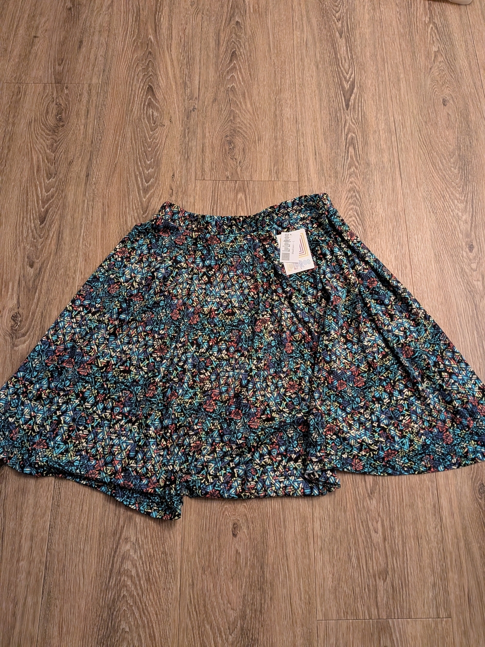 LuLaRoe- Madison ( Large) Skirt